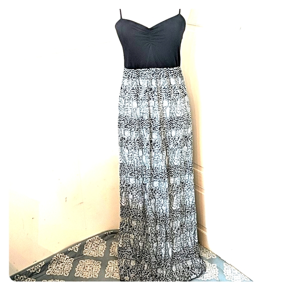 Roxy Dresses & Skirts - Roxy Black & White Long Maxi Dress Large